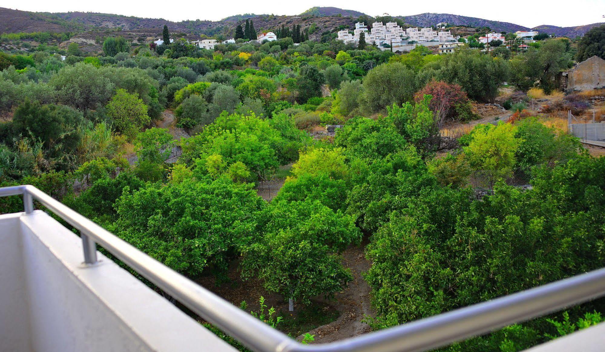 Kalathos Sun Hotel エクステリア 写真